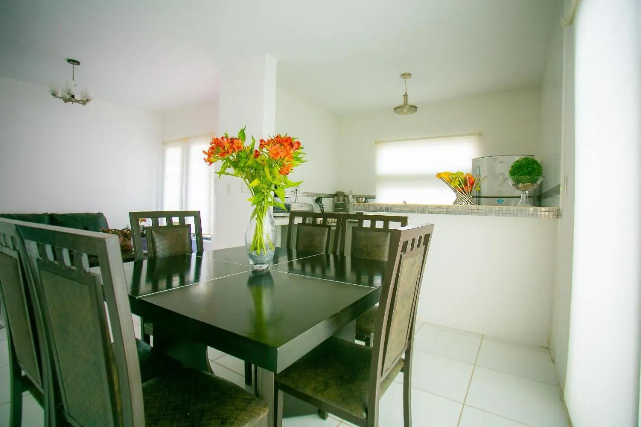 Vila Casa Moderna En Segura Residencial Hacienda Chetumal